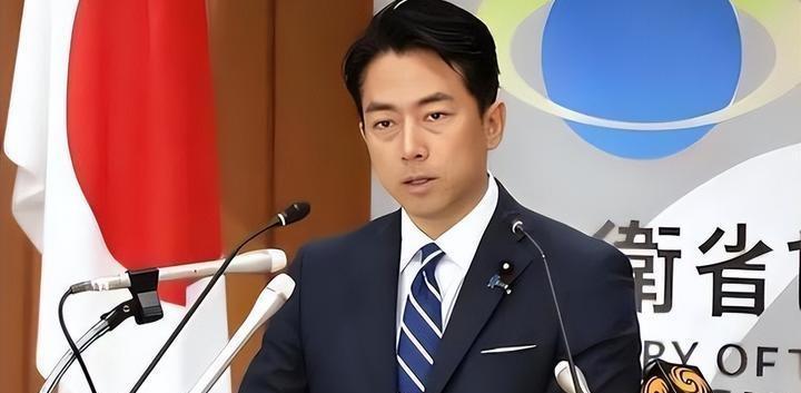 近日美日军演前夕传出两则军事动态：10月14日，辽宁舰编队穿越琉球进入西太平洋，