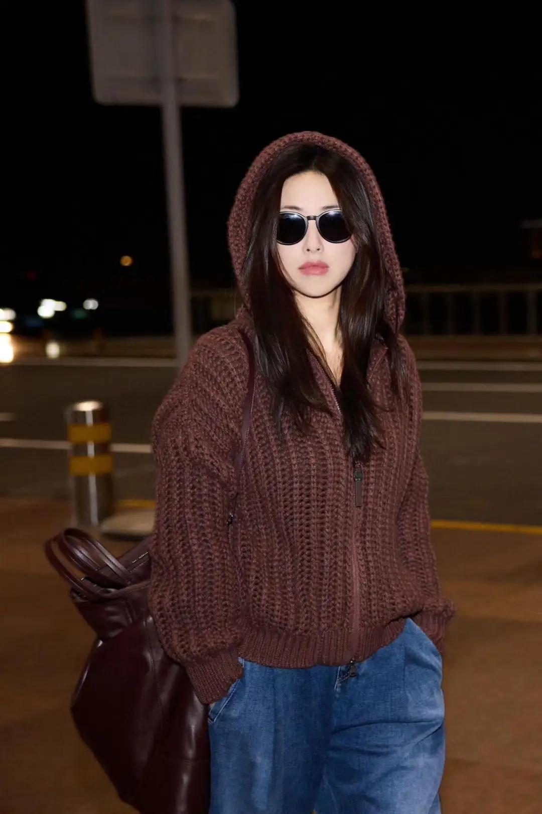 她的衣品真的很好，气质这块又稳稳拿捏，所以她穿啥都好看。