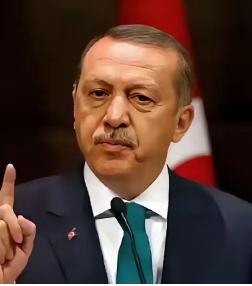 现在土耳其犯了一个致命的错误，就是在这场中东冲突中袖手旁观。 当美伊冲突开始