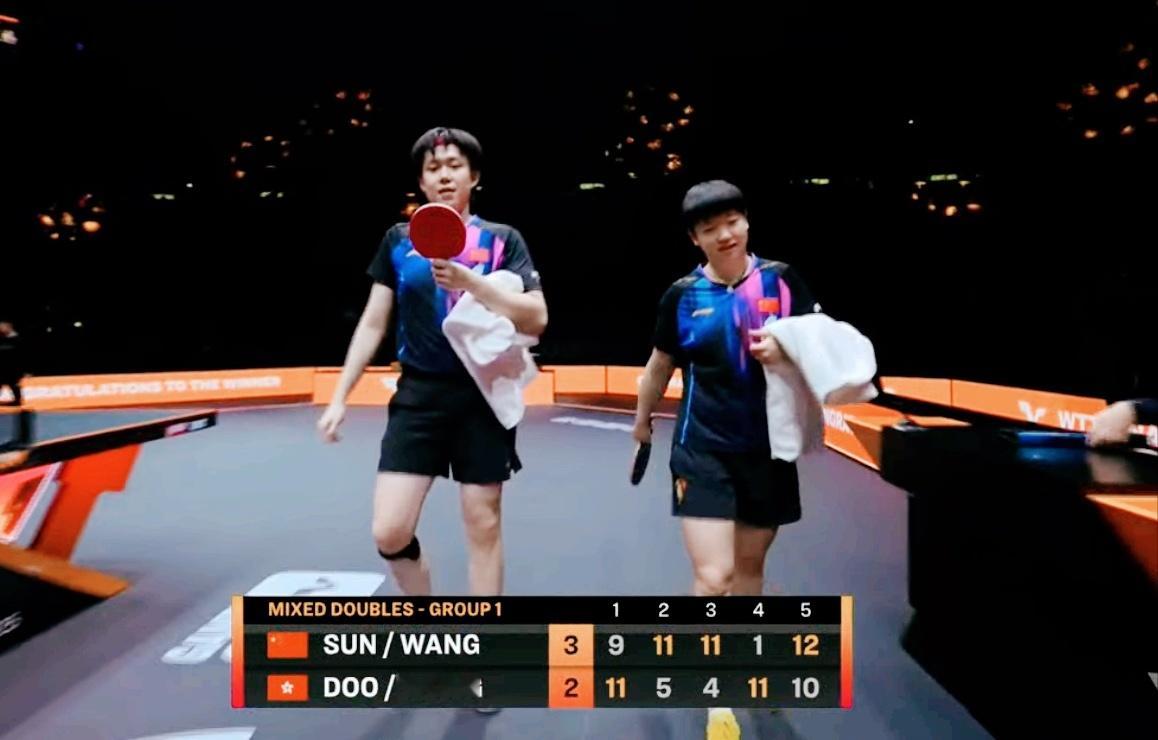 莎头拿下第五局后，终于迈出了六亲不认的步伐。第四局两人差点被黄镇廷/杜姐剃光头。