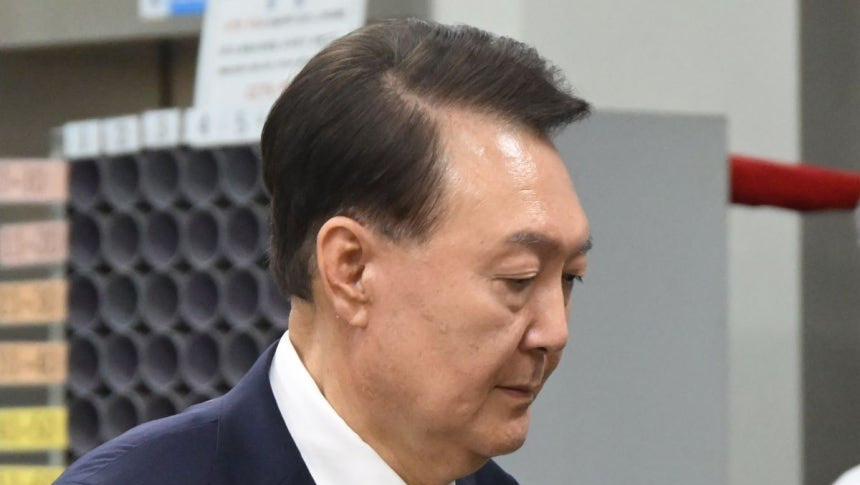 尹锡悦要不要再关，法院说了算啥？尹锡悦又出事了？这回可不
