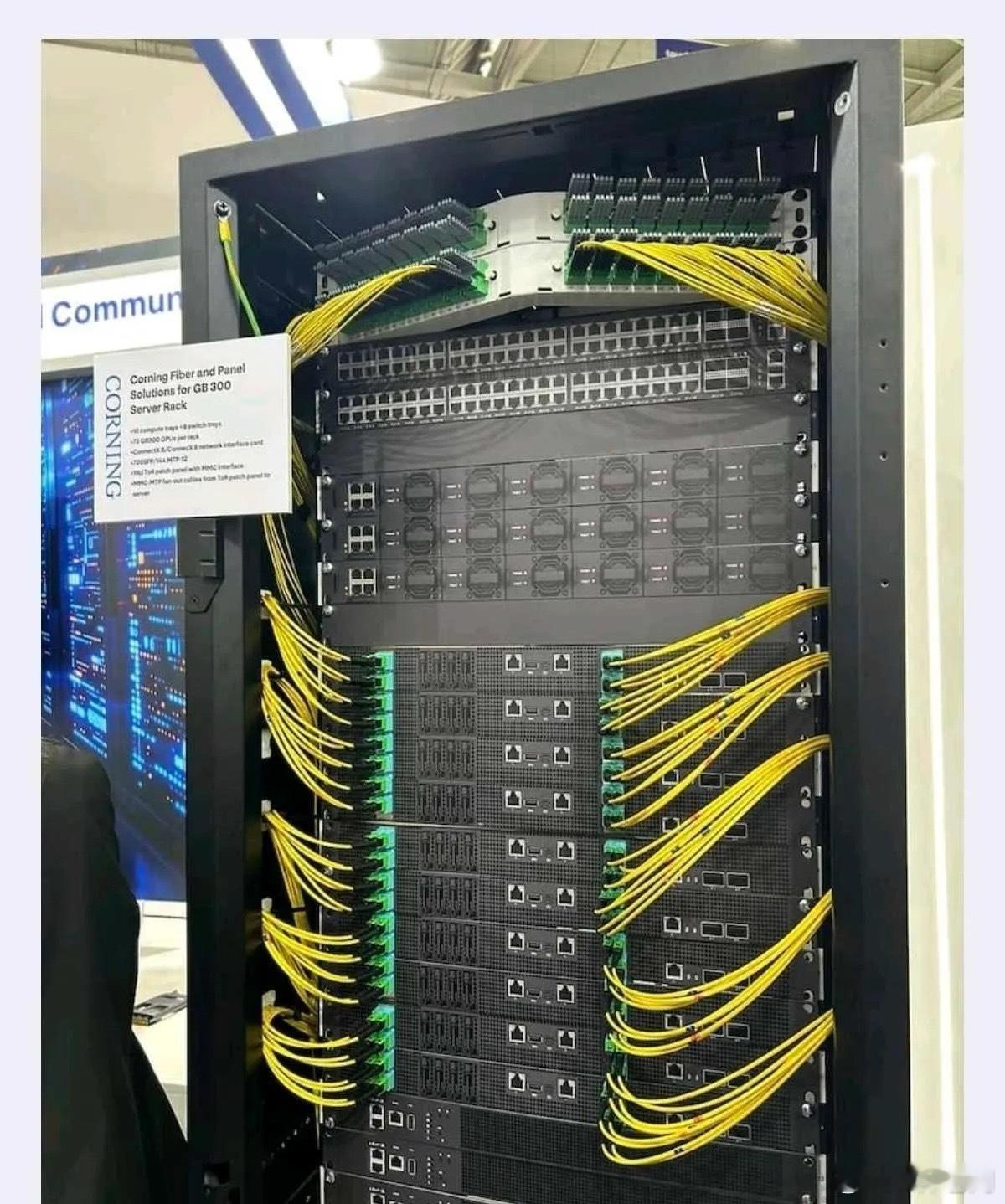 光纤的市值超过五粮液易中天的市值总和超过茅台东山精密市值超过福耀光纤和存储，