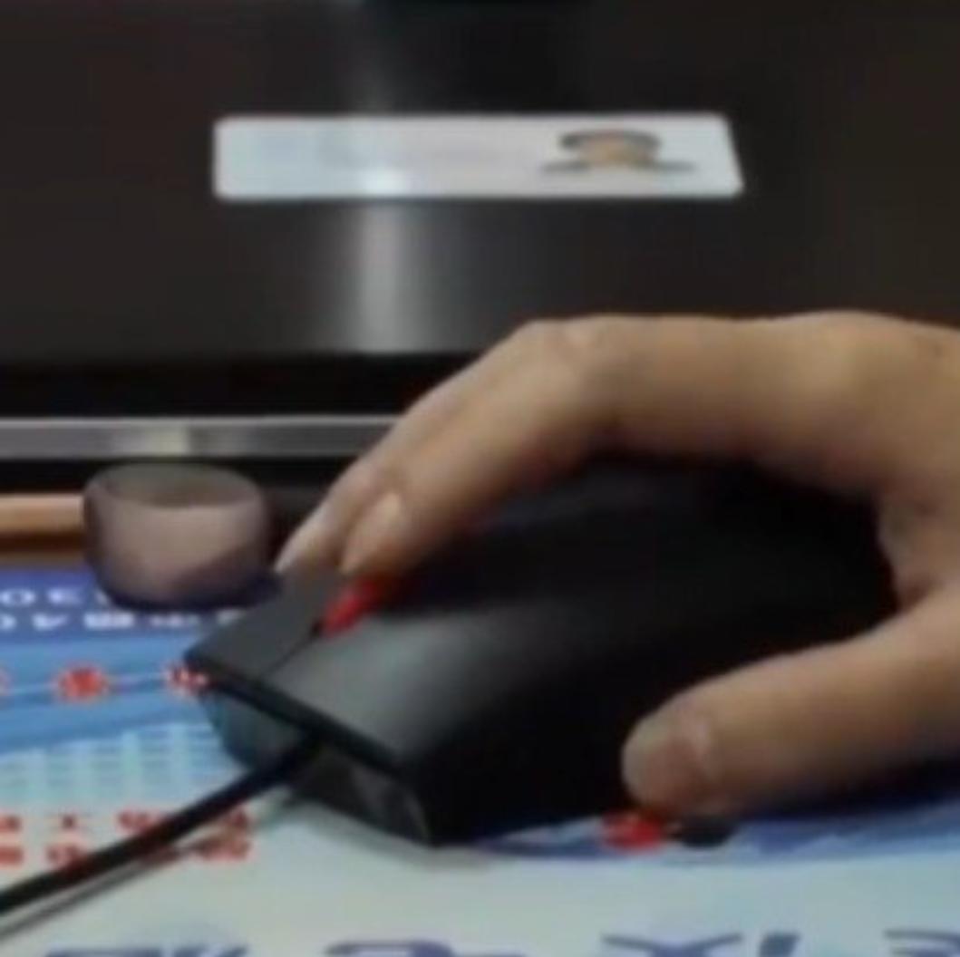 女子办离婚被问：你要离哪一段？真相太离谱了去民政局办离婚，却被工作人员问：