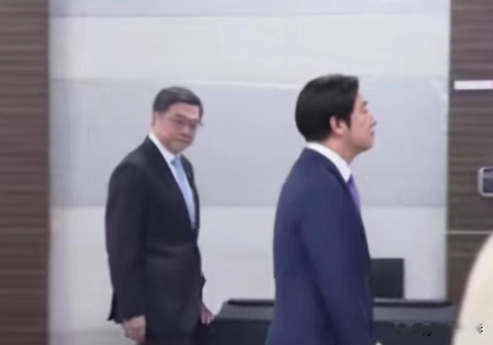 说出来挺打脸的。赖清德前脚刚把斯威士兰喊成“第二个家”，后脚人家总理就明说了，正