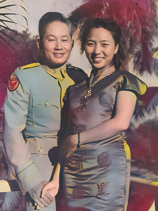 一天孙立人回家，正要上床睡觉，掀开被子，发现小护士张美英躺在他的被窝里，他吓了一