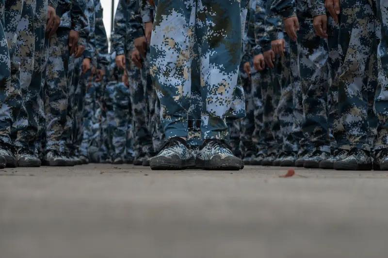 2025年12月15日，北部战区海军某基地的秋季入伍新兵，结束两个多月的教育训练