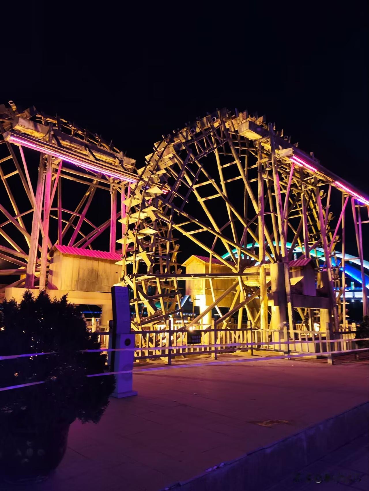 新的一年想多陪陪谁成年人最大的清醒，就是好听的话别当真，难听的话别较真[