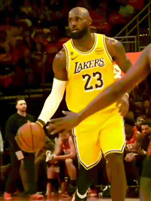 詹姆斯在篮球上可能还不是goat毕竟如果全体球员投票大比分还是会投给乔丹但是