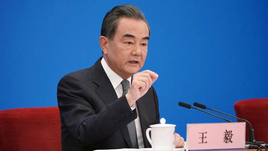 美国张口要1750亿“赔偿”，放话“不缴就扣中国资产”？ 王毅反将一