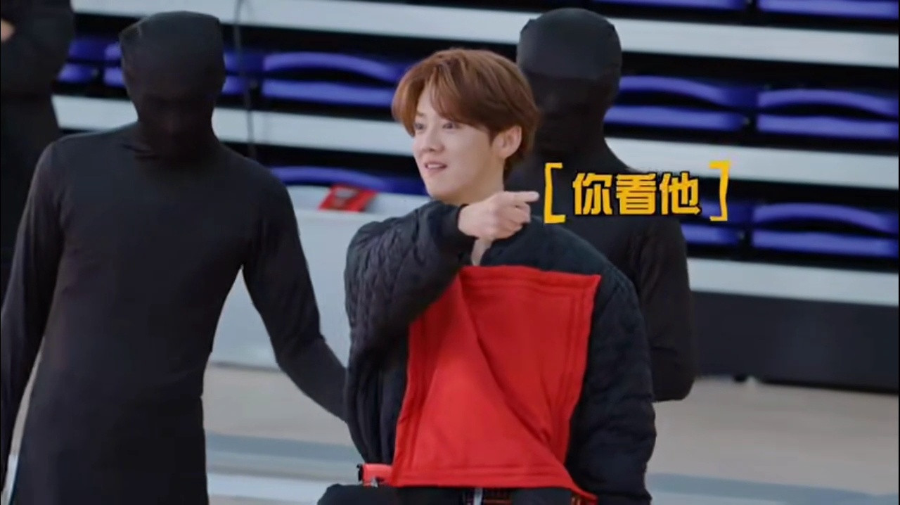 陈赫鹿晗做老板的不同待遇哈哈哈哈哈高瀚宇对鹿晗那叫一个贴心，比赛时句句“老板优