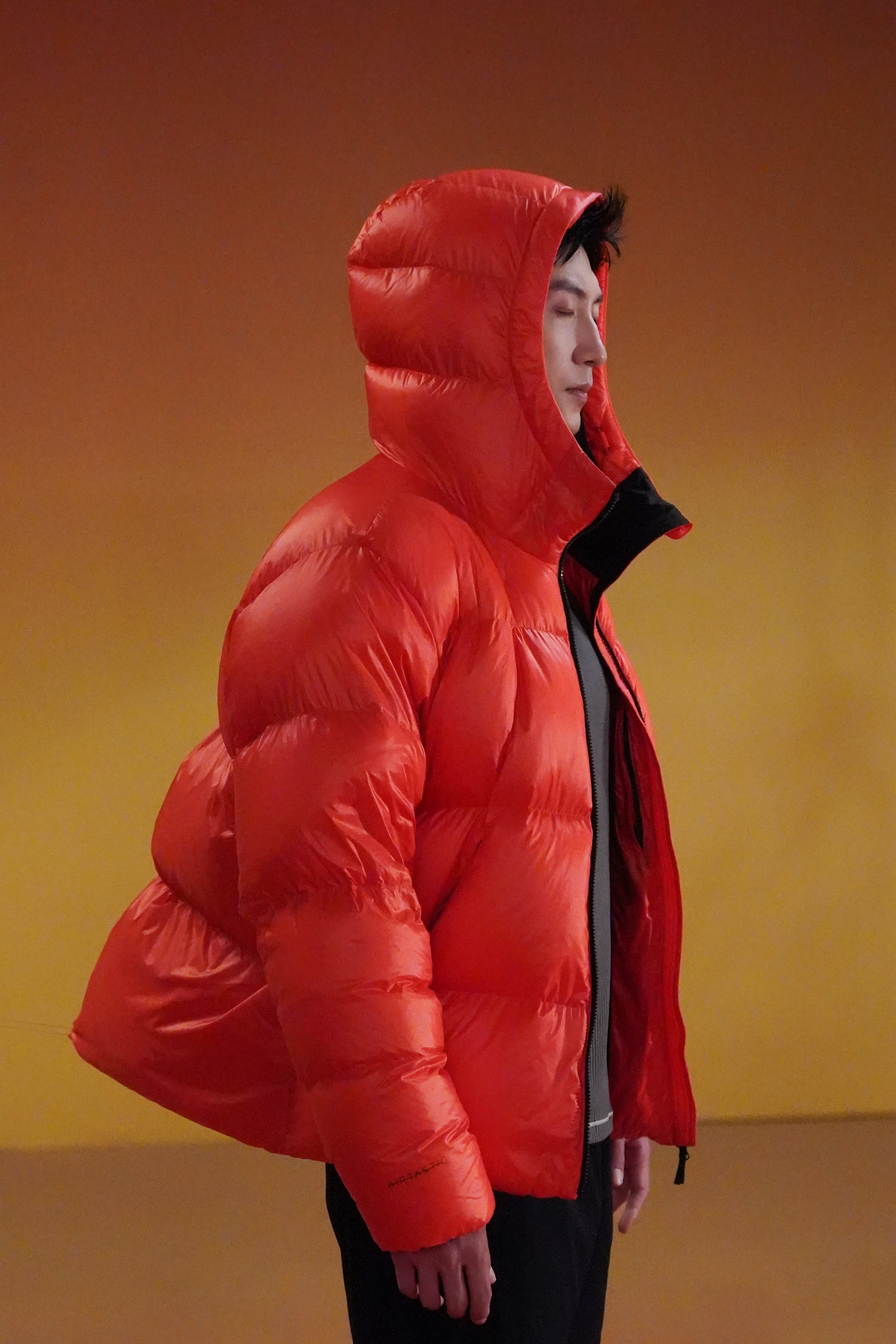 黄景瑜︱FILA冬季新品︱工作室侧拍20251030笑死我了，我刚想🧱，工作室