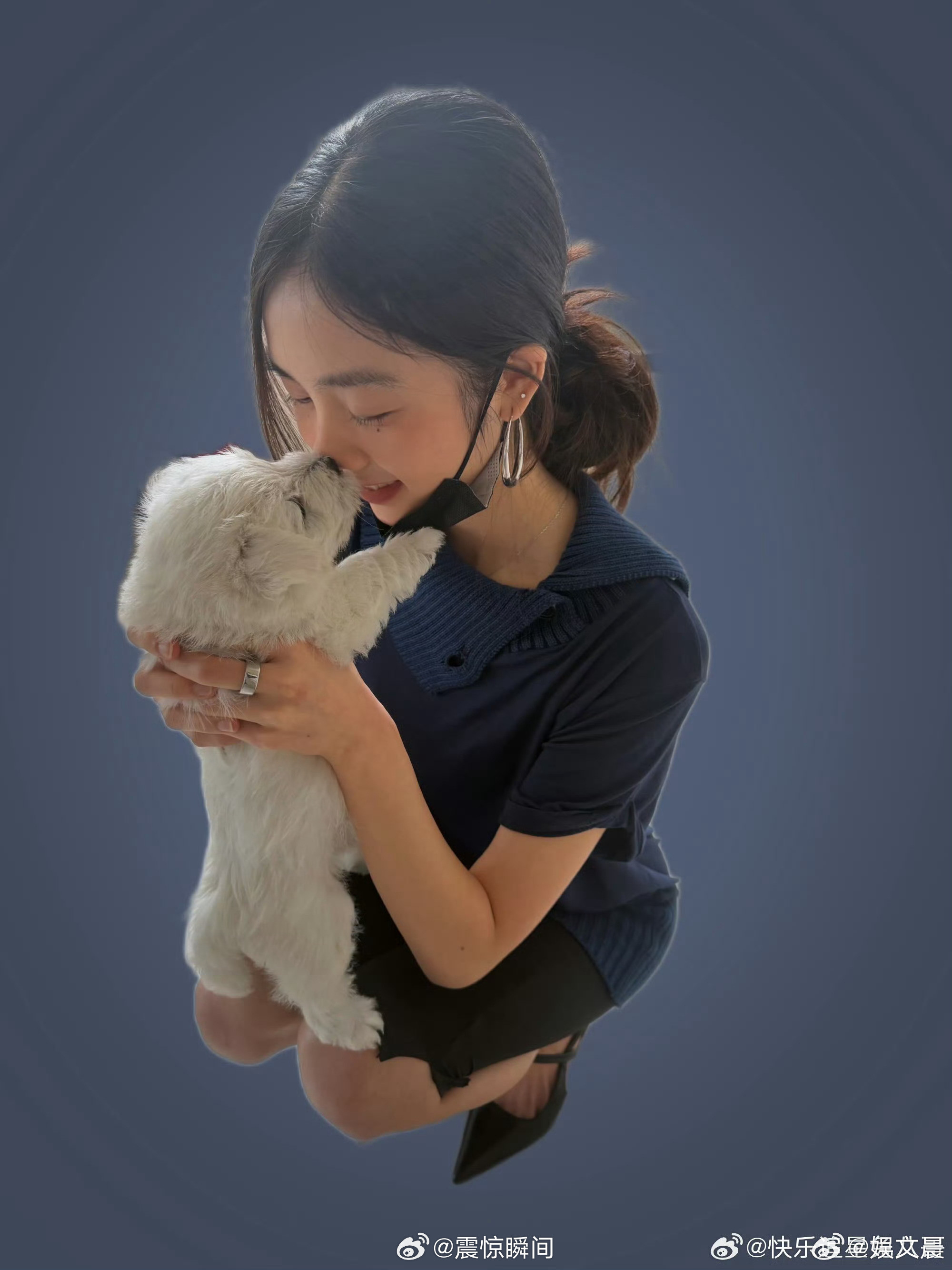 黄多多晒与弟弟妹妹合影黄多多好饱满的后脑勺当下大家都在焦虑扁头问题，黄多多原生