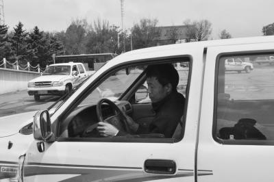 据11月23日报道，河南郑州，一位59岁的阿姨用自己的故事刷新了我们对“责任”和