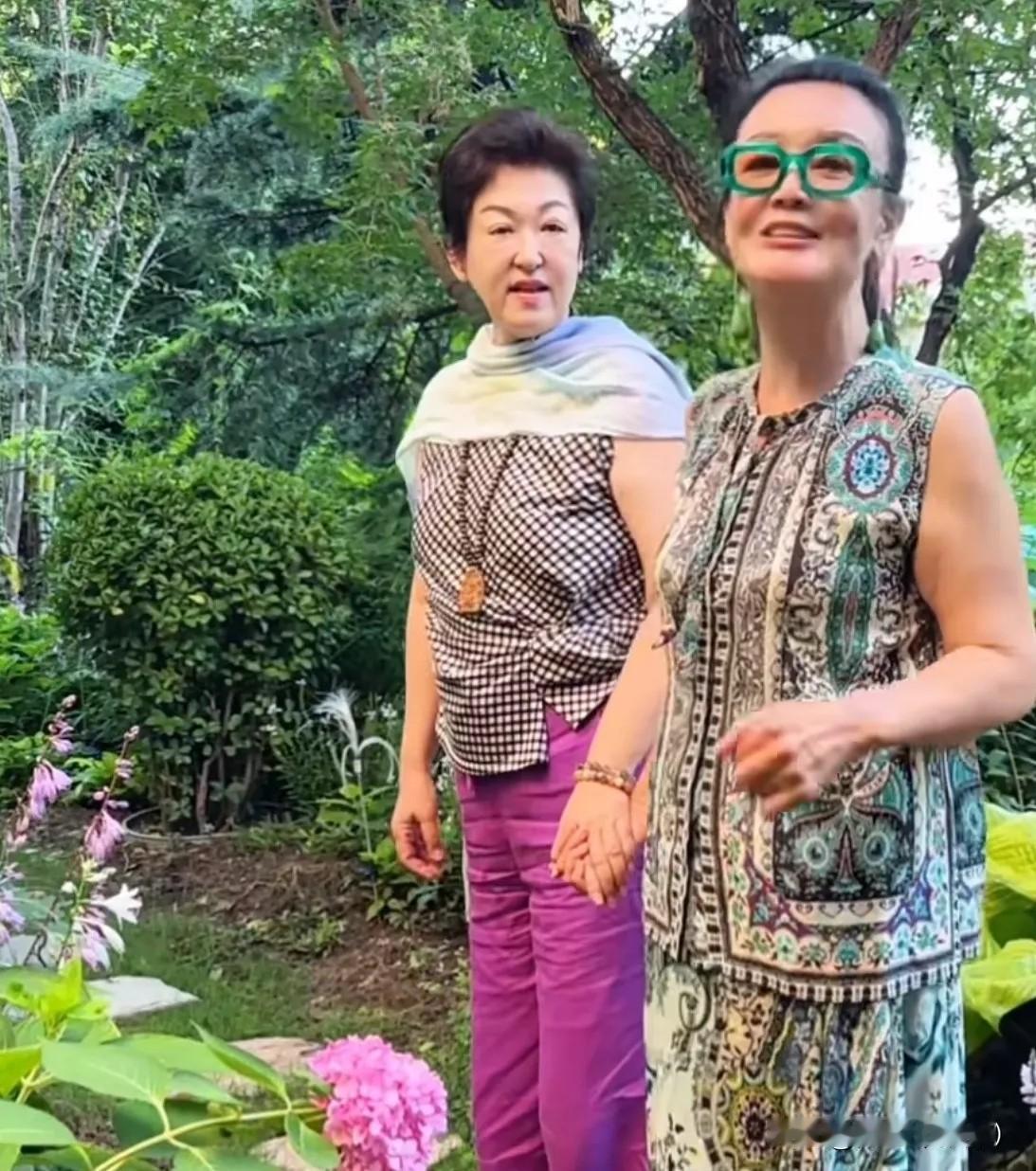 近日兰姐更新日常视频，肉眼可见消瘦不少，状态却格外精神从容，惊艳了无数网友。
