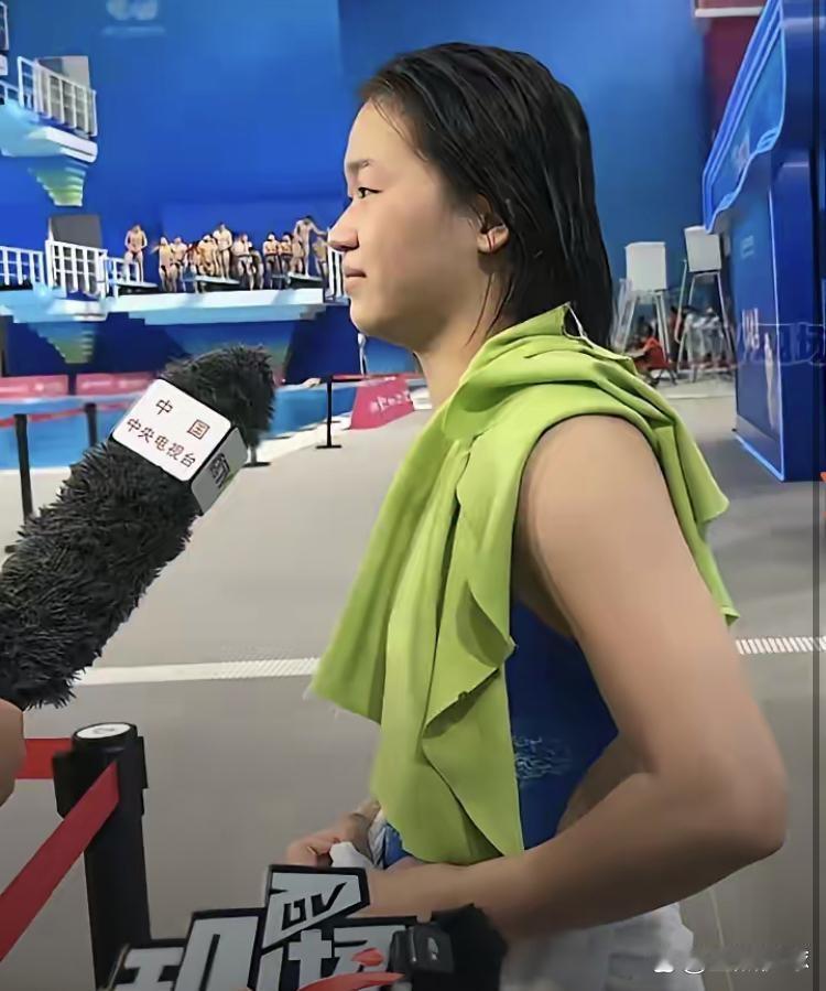 破防了！央视记者一句“以后还会跳水吗”，问哭多少人！18岁的全红婵愣神后带