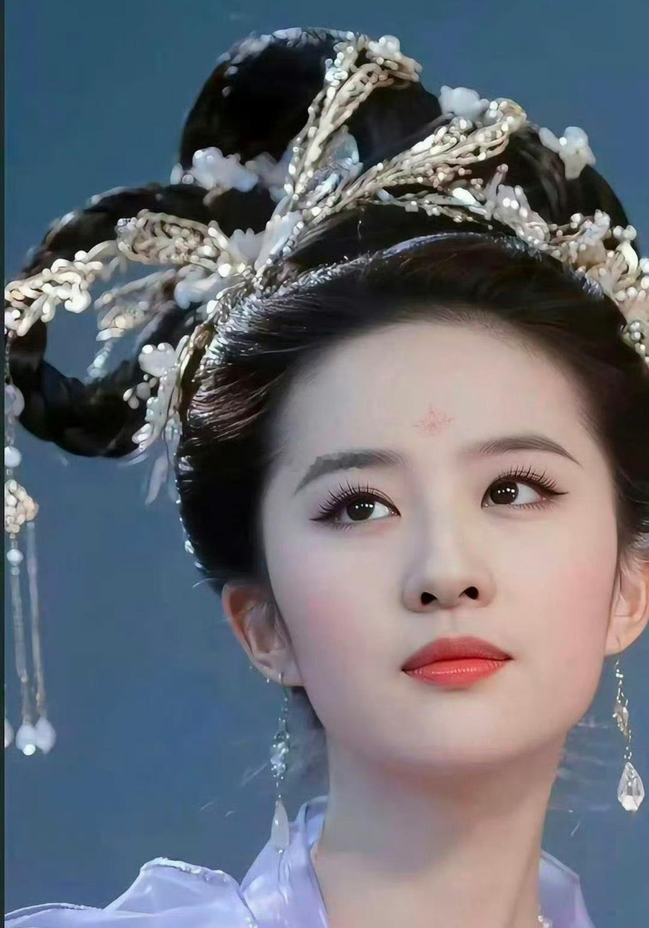刘亦菲的嫦娥真是绝了，和86版西游记中的嫦娥不相上下​​​