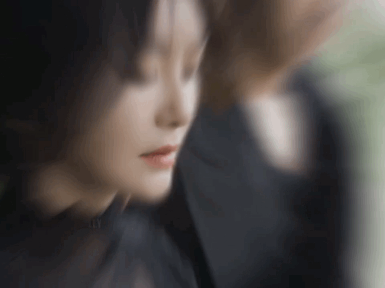 秦岚好会爱人的眼睛终于明白什么叫“眼睛会演戏”！秦岚在预告里那个眼神，既有艺术