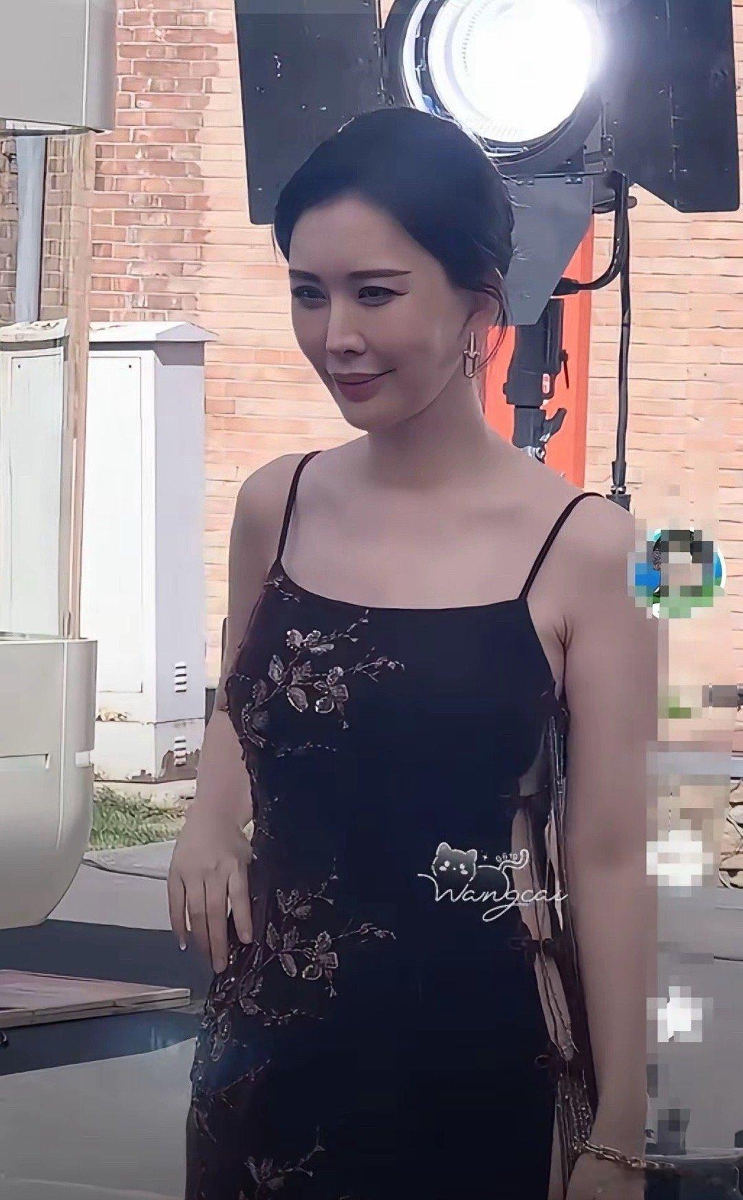 自从嫁给万科老总王石后，感觉田朴珺越来越具有贵族气质了。演艺圈已经打拼多年，以田