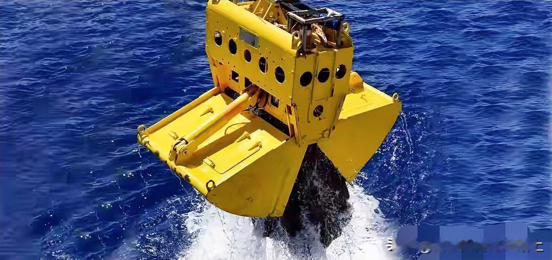 记得很多年前听过一个相当弱的言论：日本每年从中国购买大量煤炭，然后用混凝土包