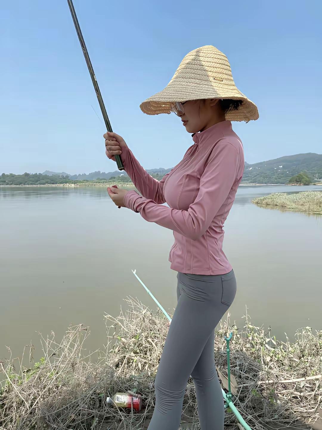 钓鱼人的一天常人很难理解他们为啥能这么执着，但这就是钓鱼人的精神。为了喜欢的