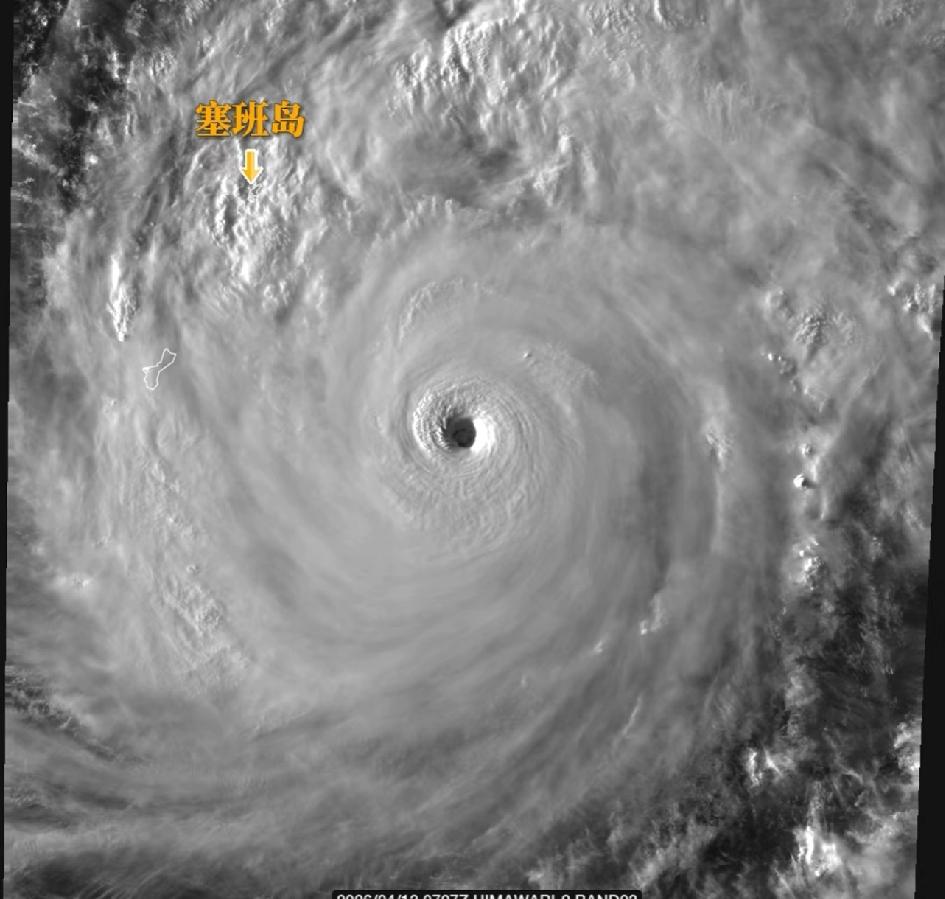 森拉克的台风眼，正好可以装下整个塞班岛这个台风不仅极强，而且环流非常大在离台
