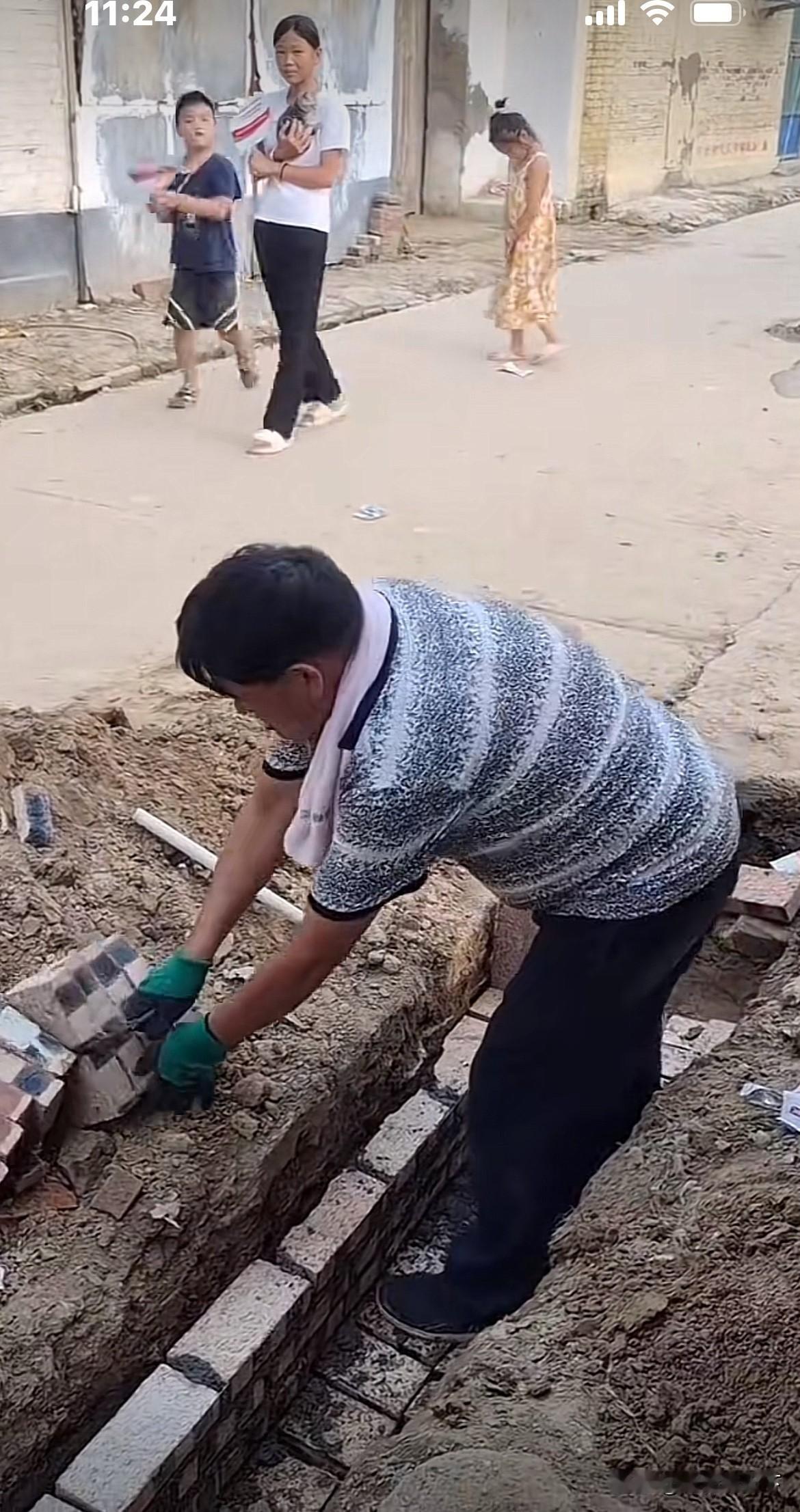 我敢说，没有哪个明星，能够吃这个苦。先说吃苦的事，然后再说，这个明星是谁。