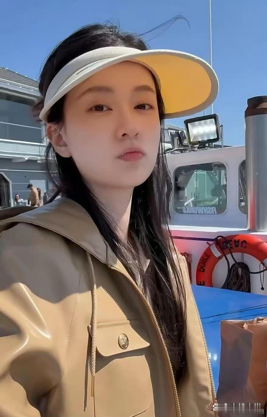 乔欣跟老公在美国度假，33岁赖柏霖少见露面，他俩出海钓鱼兴奋大喊！忒幸福！​