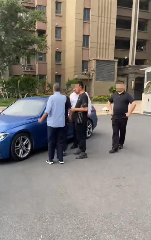 物业什么时候才能明白，你们只是小区的管家，而不是小区的主人？ 最近，江苏太仓