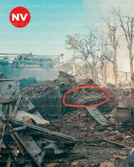 乌克兰媒体今天愤怒地写道,在俄罗斯军队袭击他的电影制片厂期间。在基辅,成千上万的