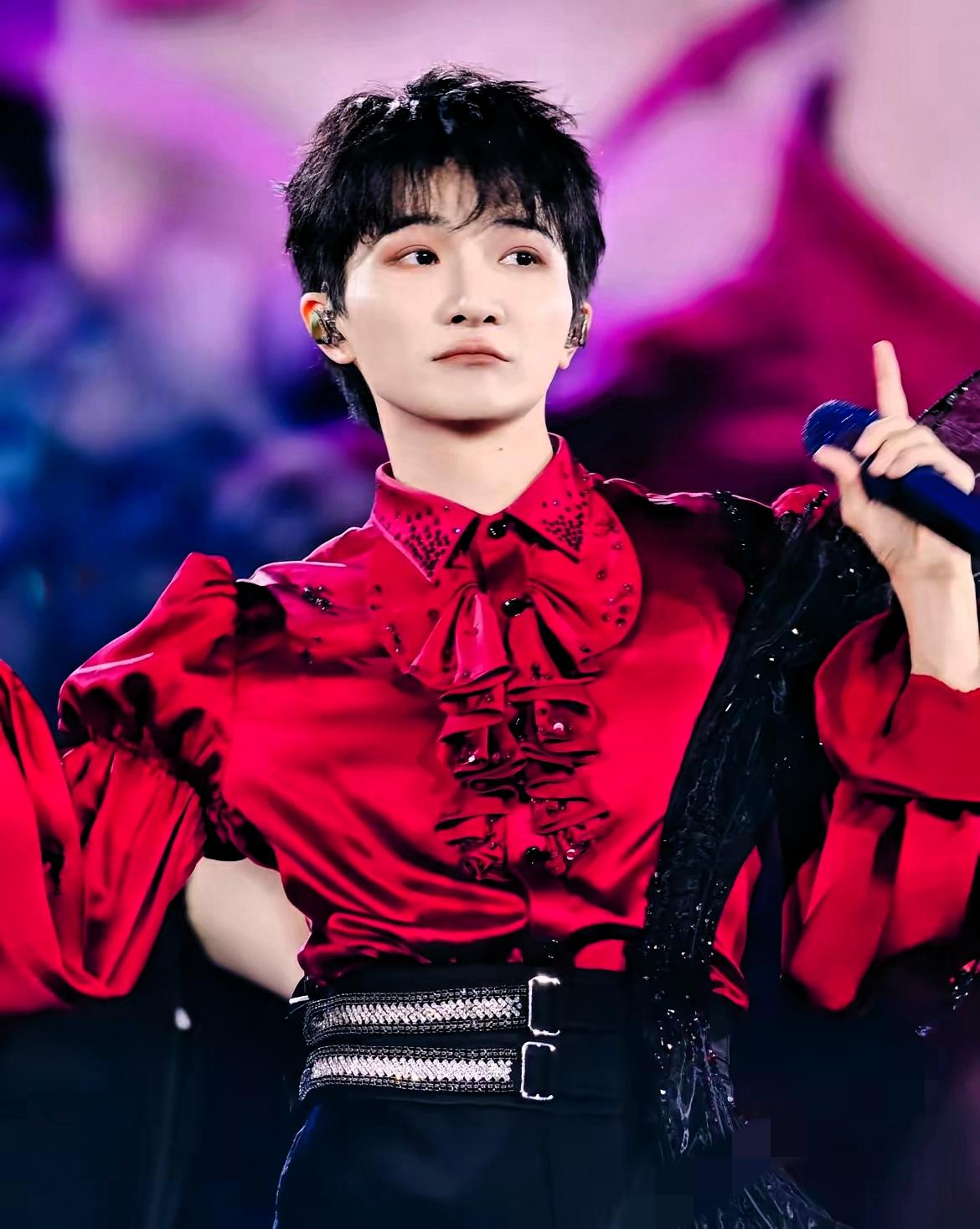 我敢说，大家早发现周深的“小bug”了吧！什么歌他都能唱得好听，但总逃不开那股子