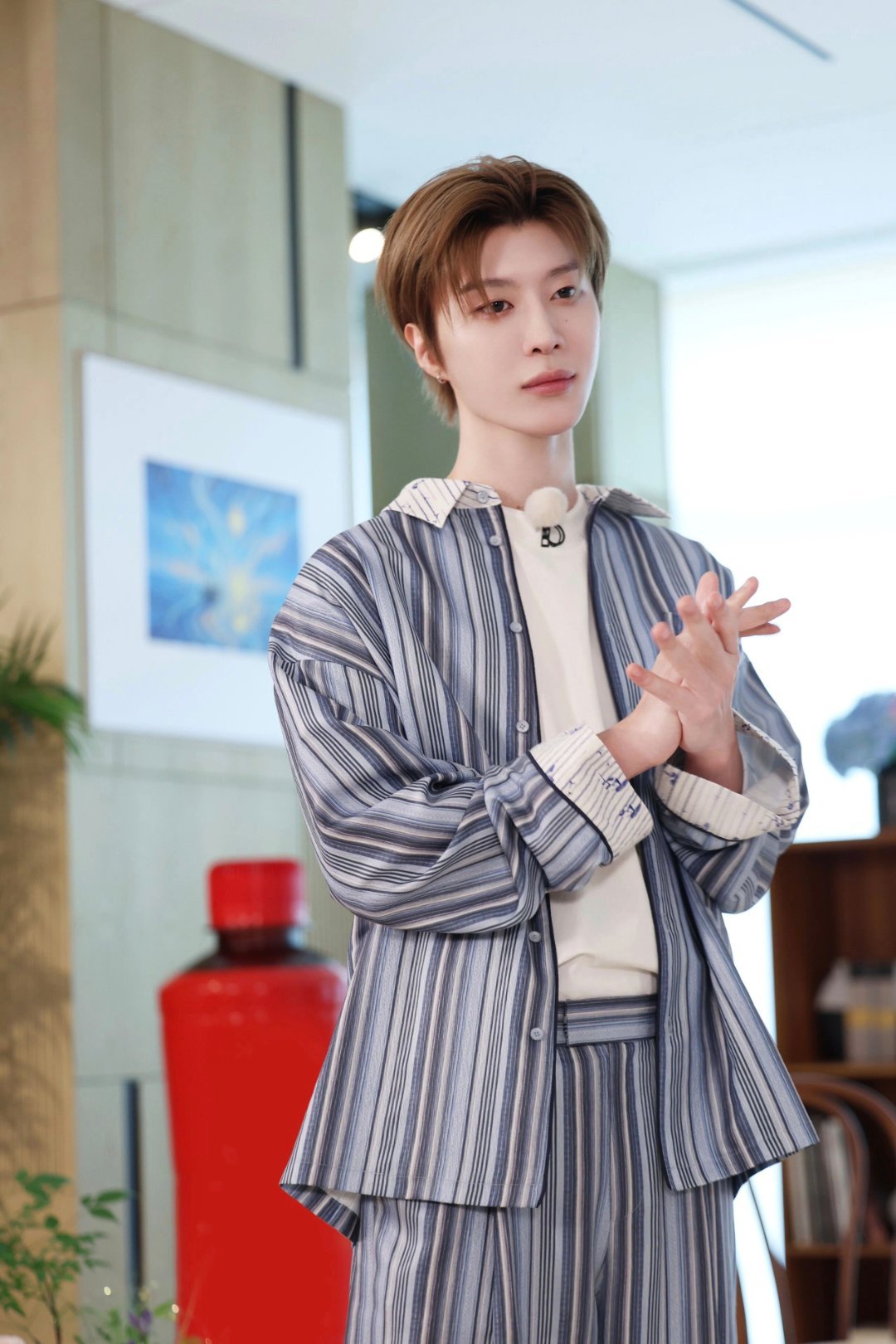 以前遇到这种没完没了的造谣，大多选择冷处理或者发个不痛不痒的律师函，毕竟“自证陷