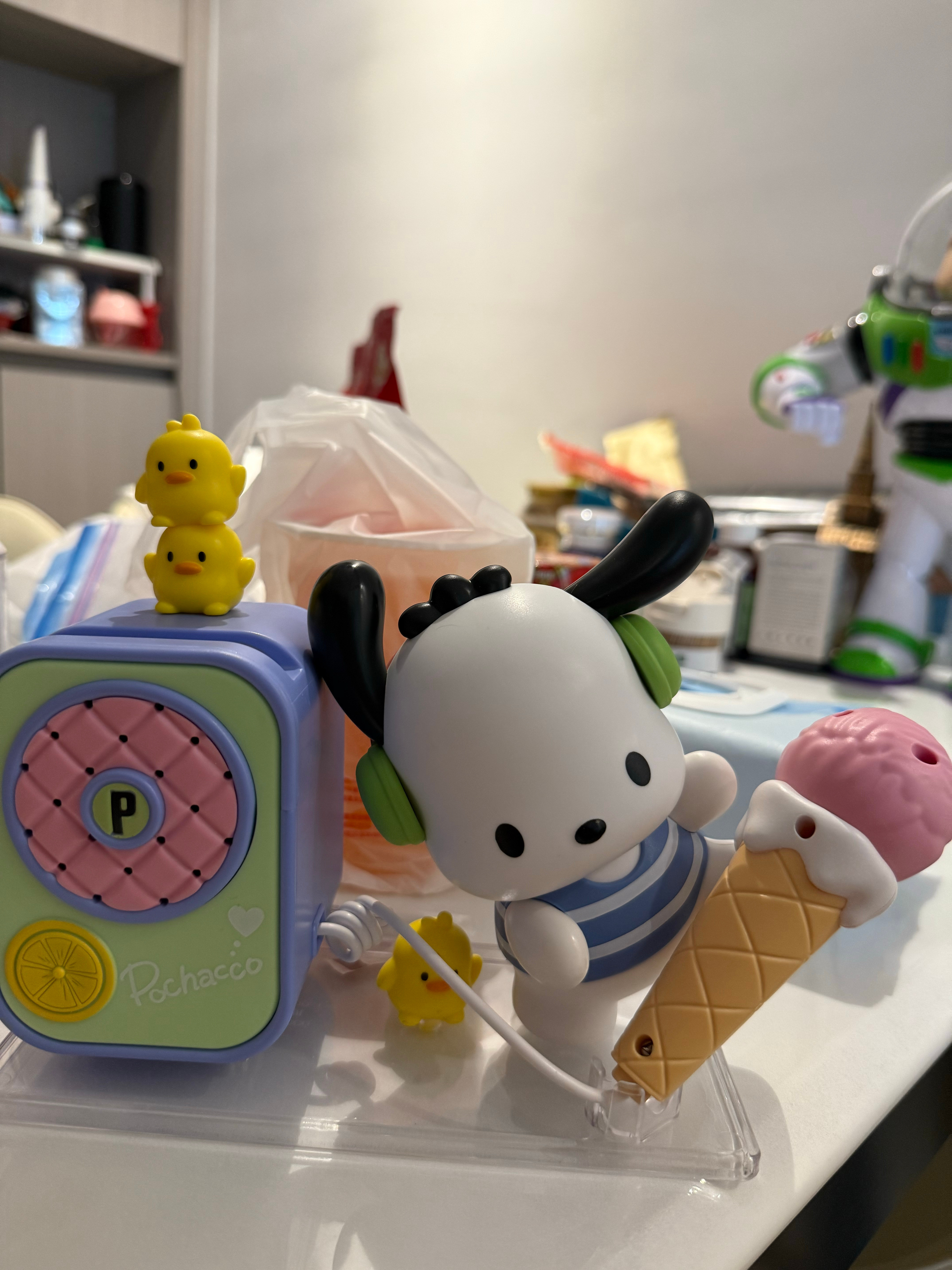 肯德基这个玩具太良心了吧。。好大好可爱还可以当麦克风​​​