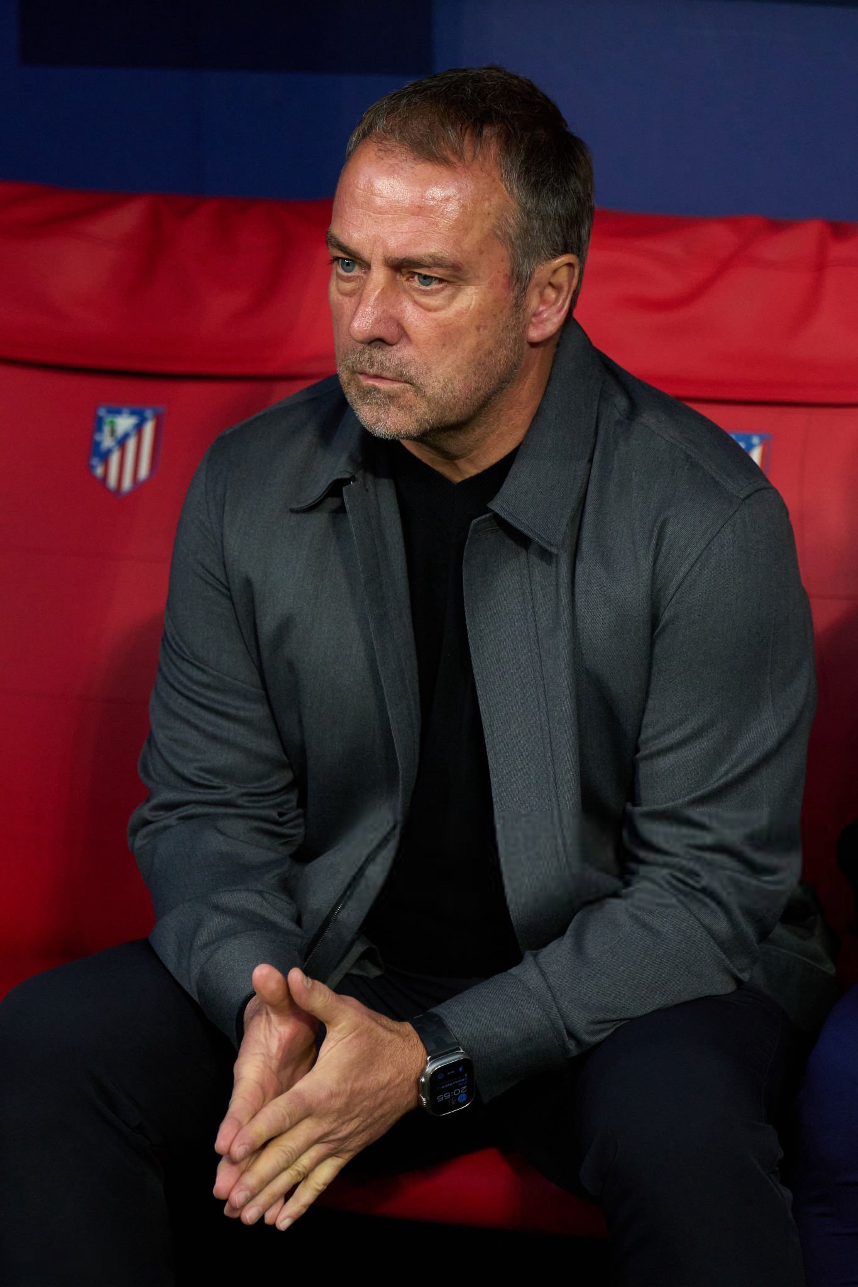 世体：俱乐部已经为弗利克准备好了续约报价：合同至2028年➕一年可选条款。