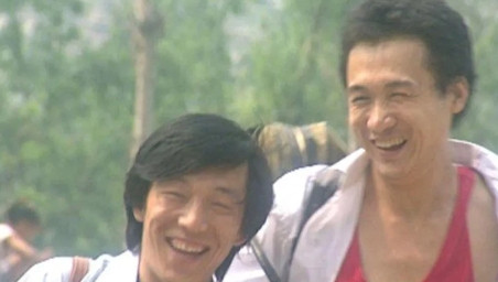 2000年，高虎提携黄渤出演电影男二号，然而导演看了黄渤的照片后，对高虎说：“你