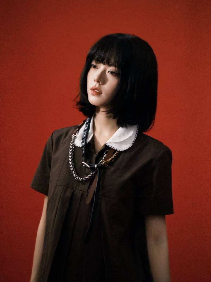 赵今麦miumiu物料又来，前几天的明目张胆的宠爱，5平台置顶加换背景