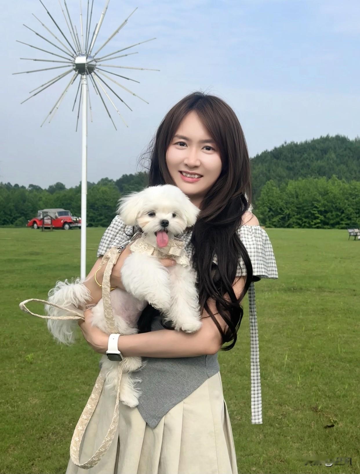 知道什么样的女人最让男人着迷吗自信的女人，她们散发着独特的魅力。