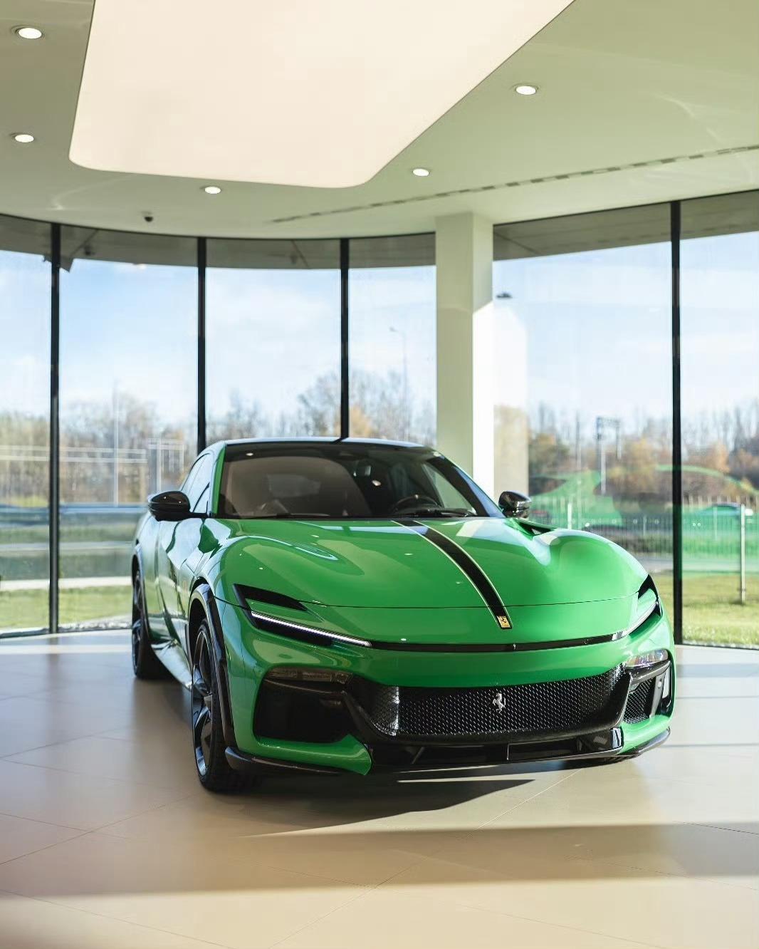 法拉利Purosangue💚💛开启全新一周