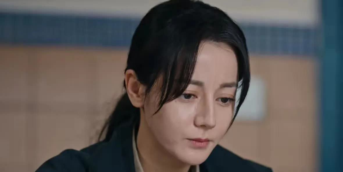 为什么观众会感觉她的颜值忽高忽低的？细看就会发现其实是眼睛的问题。大家去看《