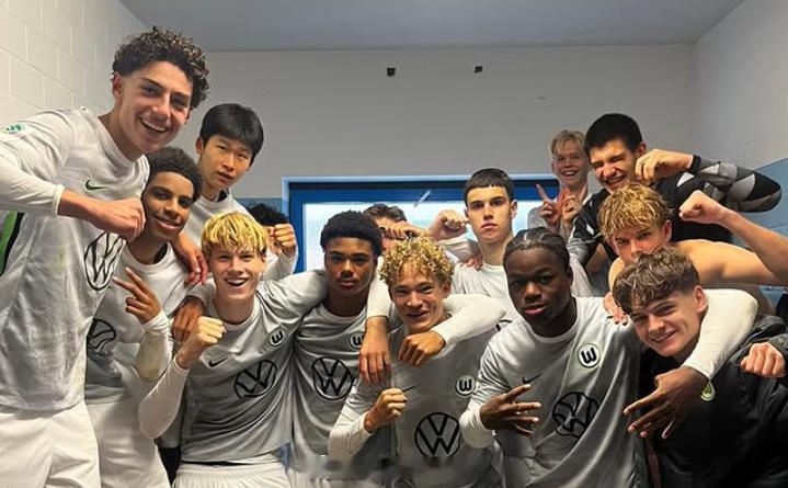 【德国U17联赛(1)B组第11轮】11月9日，主场2比1战胜柏林联，取得