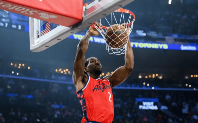 魔术中锋温德尔-卡特在接受采访时谈到了快船球星科怀-伦纳德，对其近期表现给予高度