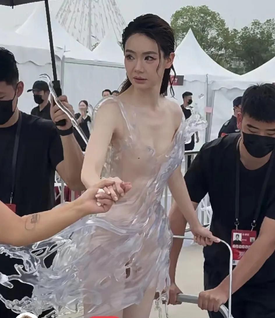 要我说，内娱忍者神龟，李承铉说第二，应该没有人敢说第一了。戚薇这个3D打印