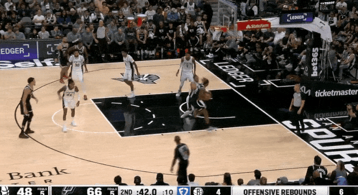 恐怖的空间覆盖范围……只要让文班亚马站到篮下，那基本就没有其他人什么事了！因为