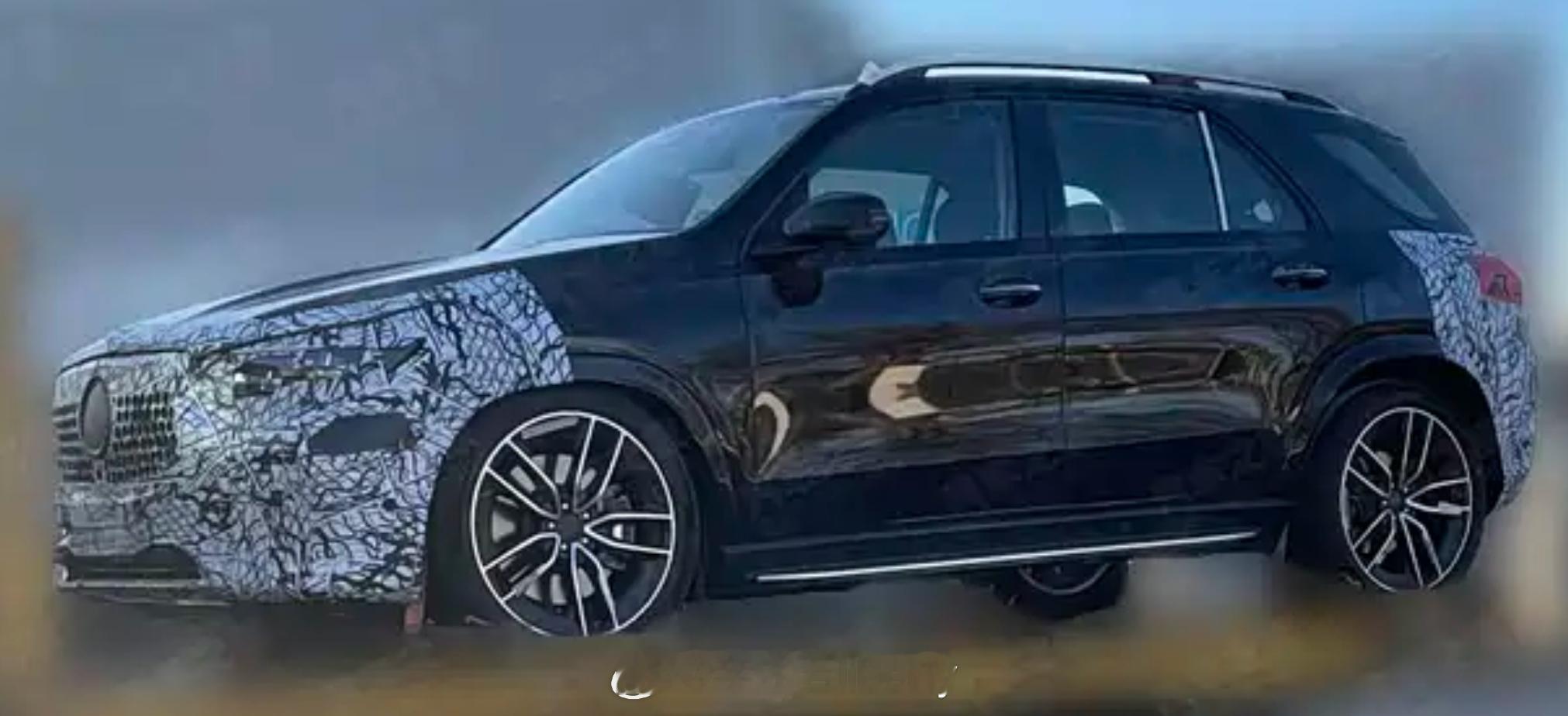 奔驰GLE加长这事已经说了很多年就是光看到打雷不下雨点明年奔驰的一个大年我估计也