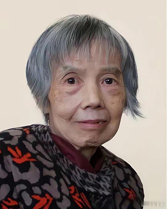 请停留一秒钟，向英雄致敬‼️‼️‼️中国芯片之母黄令仪！这样一位让西方忌惮的“科