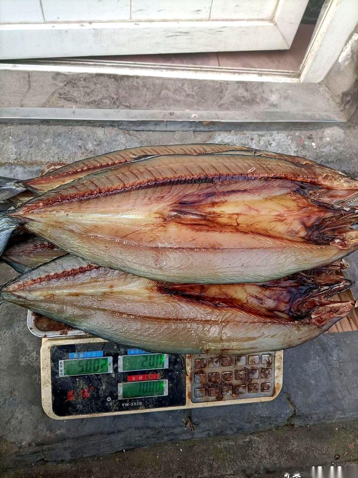 一晃，三十多年了。从一个愣头青，混到今天两鬓斑白。就跟今天凌晨这场大雨一样，