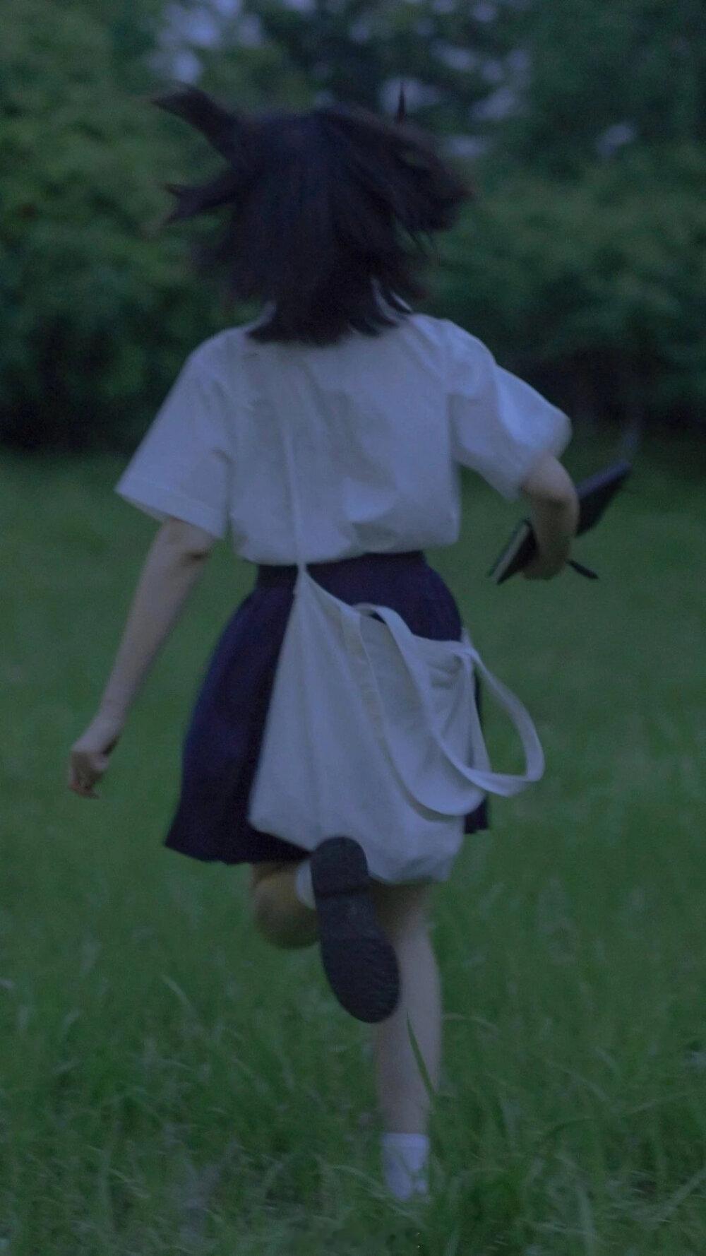 “林卓绵，我跟你说过的每一句，都不是空话。”——六经注我《山雾来处》晚安言情小