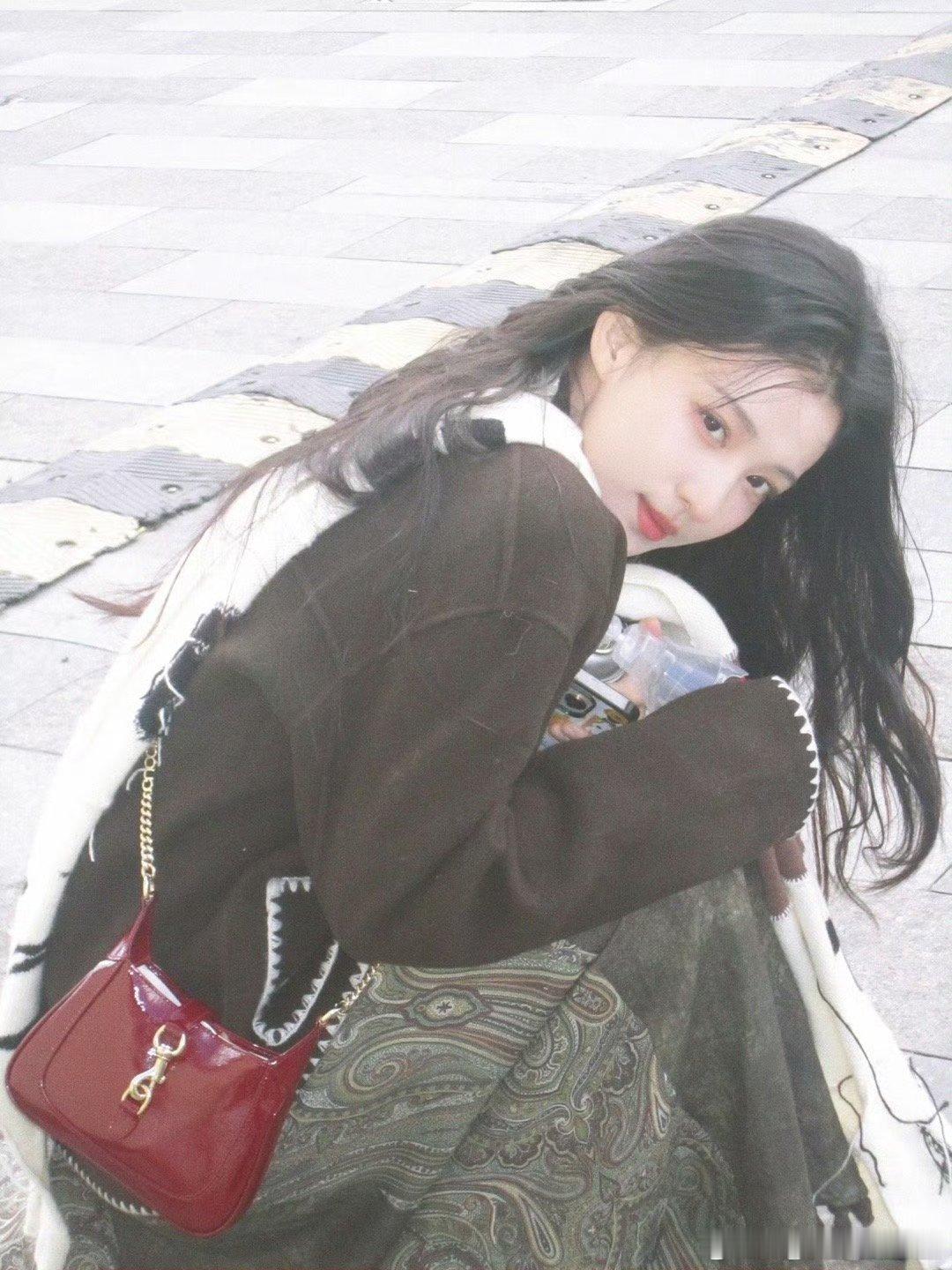 王楚然旅行随拍CCD，美成这样😍😍​​​