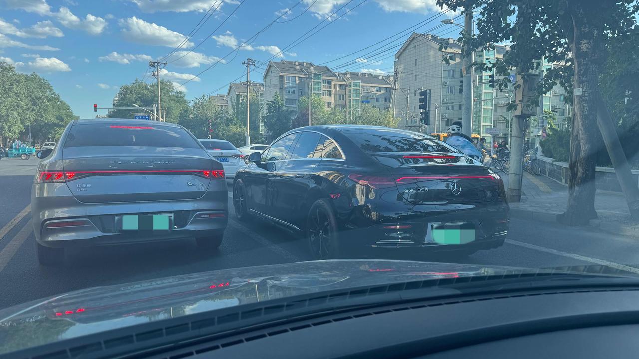 为什么EQE看着不大气？可能是“老外”没整明白中国人买车在看啥最近看奔驰EQ