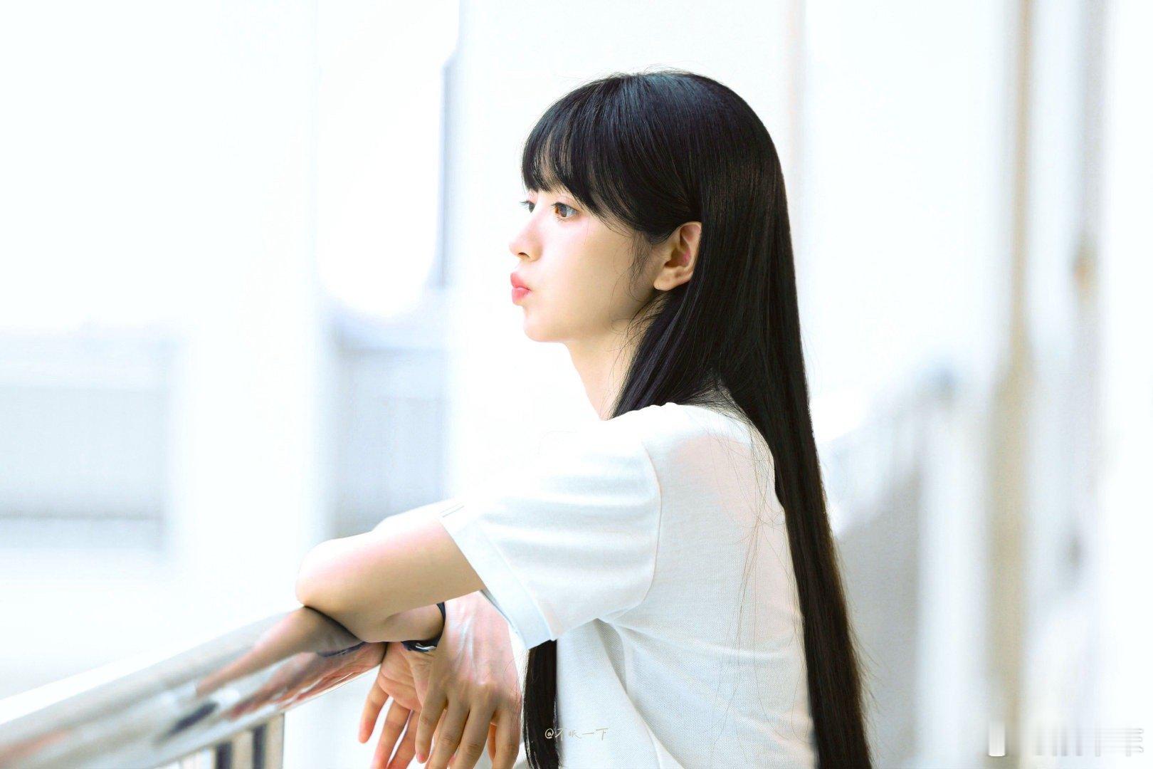 哇塞！田曦薇从披发小甜妹秒变挽发大女主，每个阶段都美到冒泡！气质这块拿捏得死死的