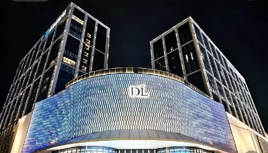 河南驻马店一家企业最近干了一件疯狂的事，让同行都看懵了[捂脸哭]豪赌2个亿建新厂，